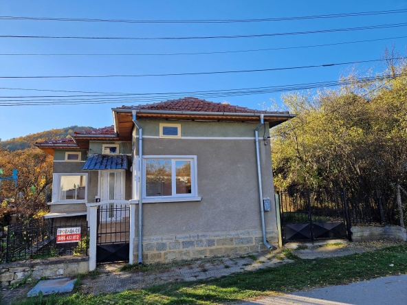 Къща в Троян - 79 кв.м за 880 €/кв.м - Снимка #1