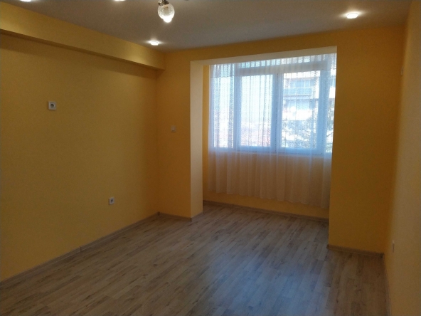 Двустаен апартамент в Силистра, Център - 54 кв.м за 906 €/кв.м - Снимка #1