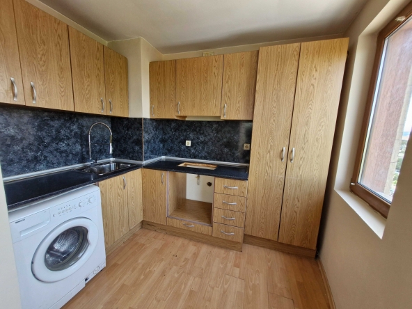 Четиристаен апартамент в Плевен, Дружба 2 - 131 кв.м за 993 €/кв.м - Снимка #1