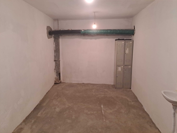 Дава се под наем Гараж / Паркомясто в София, Гео Милев - 15 кв.м за 30.6 € - Снимка #1