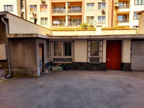 Промишлена сграда в София, Център - 47 кв.м за 1426 €/кв.м - Снимка #1