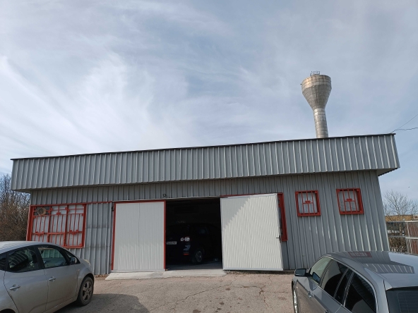 Промишлена сграда в Добрич, Промишлена зона - Север - 1000 кв.м за 118 €/кв.м - Снимка #1