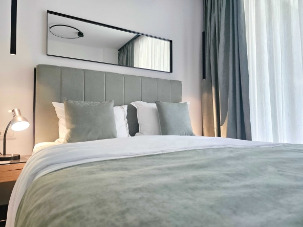 Дава се под наем Двустаен апартамент в к.к. Св.Св. Константин и Елена - 60 кв.м за 1000 € - Снимка #1