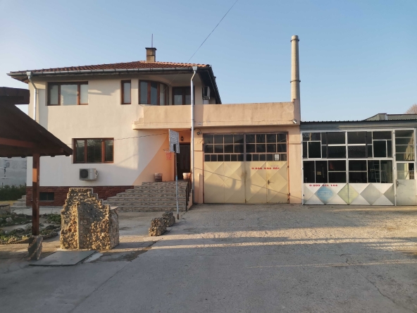 Къща в Добрич, ЖП Гара - 191 кв.м за 2095 €/кв.м - Снимка #1