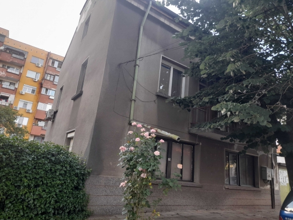 Етаж от къща в Червен бряг - 112 кв.м за 269 €/кв.м - Снимка #1