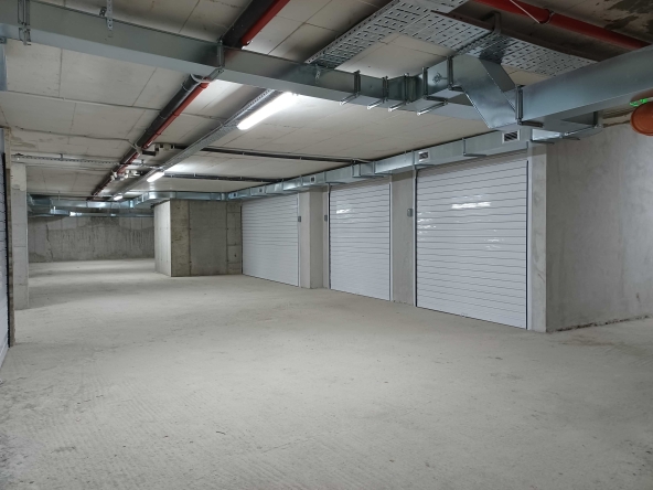 Дава се под наем Гараж / Паркомясто в Варна, Възраждане 2 - 12 кв.м за 17000 € - Снимка #1