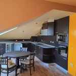 Дава се под наем Тристаен апартамент в Плевен, Идеален център - 80 кв.м за 510 € - Снимка #1