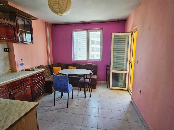 Тристаен апартамент в Велико Търново, Център - 91 кв.м за 1077 €/кв.м - Снимка #1