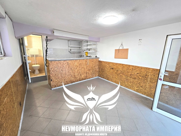 Дава се под наем Магазин в Асеновград - 21 кв.м за 207 € - Снимка #1
