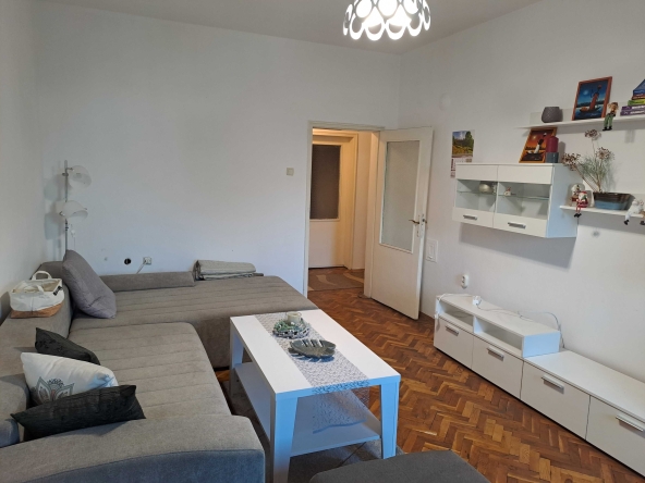 Тристаен апартамент в Плевен, Широк център - 121 кв.м за 1488 €/кв.м - Снимка #1