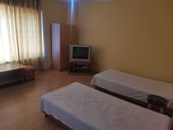 Дава се под наем Двустаен апартамент в Бургас, Победа - 50 кв.м за 153 € - Снимка #1