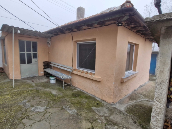 Къща в Ямбол, Граф Игнатиев - 30 кв.м за 1105 €/кв.м - Снимка #1