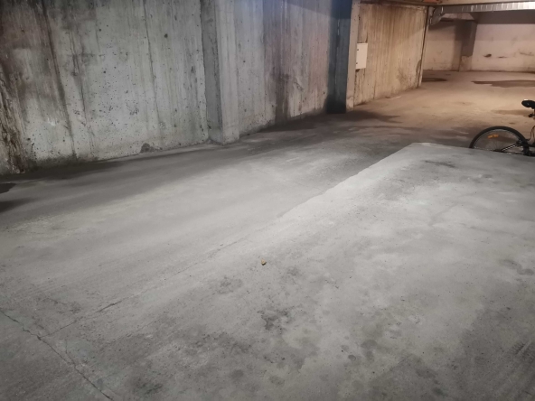 Дава се под наем Гараж / Паркомясто в София, Бъкстон - 15 кв.м за 89.25 € - Снимка #1