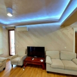 Дава се под наем Тристаен апартамент в Бургас, Център - 120 кв.м за 331.5 € - Снимка #1