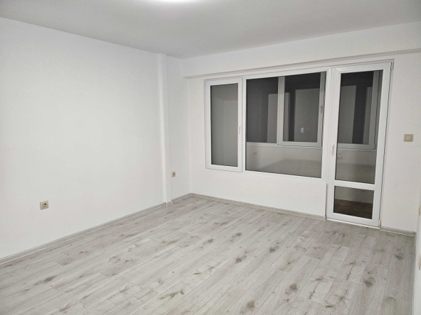 Двустаен апартамент в Варна, Младост 1 - 42 кв.м за 2260 €/кв.м - Снимка #1