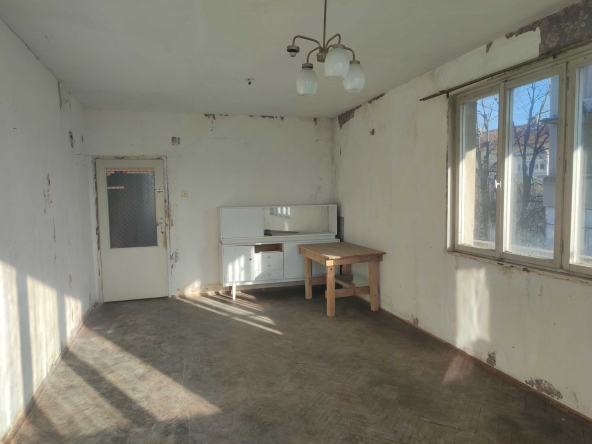 Четиристаен апартамент в Търговище, Център - 110 кв.м за 719 €/кв.м - Снимка #1