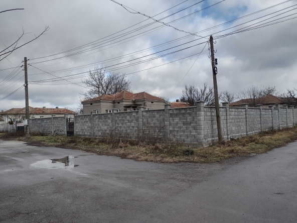 Къща в с. Кардам, Област Добрич - 300 кв.м за 102 €/кв.м - Снимка #1