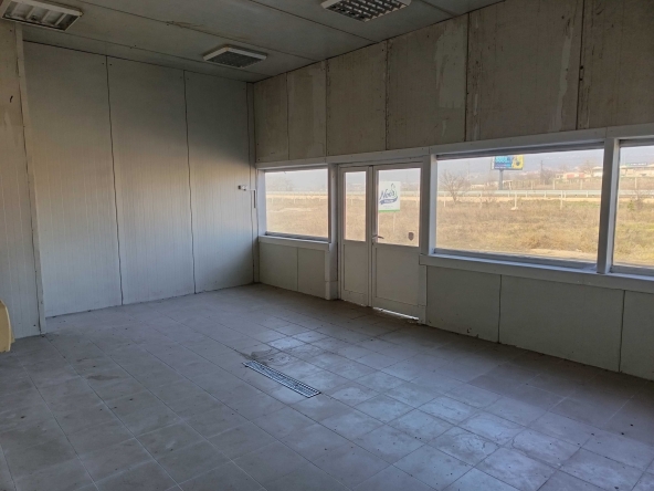 Дава се под наем Склад в Аксаково - 32 кв.м за 306 € - Снимка #1