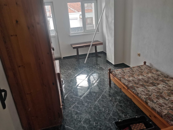 Дава се под наем Двустаен апартамент в Бургас, Възраждане - 50 кв.м за 250 € - Снимка #1