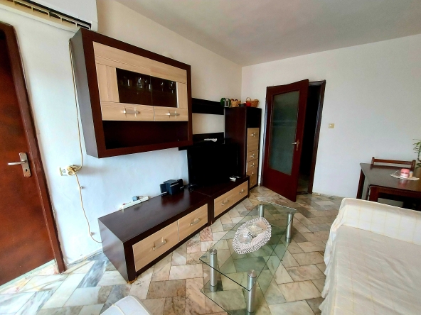 Дава се под наем Двустаен апартамент в Бургас, Център - 60 кв.м за 204 € - Снимка #1