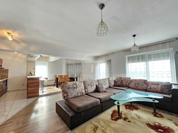 Мезонет в Пловдив, Съдийски - 231 кв.м за 1600 €/кв.м - Снимка #1