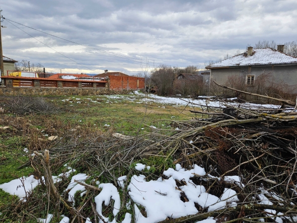 Парцел в Радомир - 1000 кв.м за 18 €/кв.м - Снимка #1