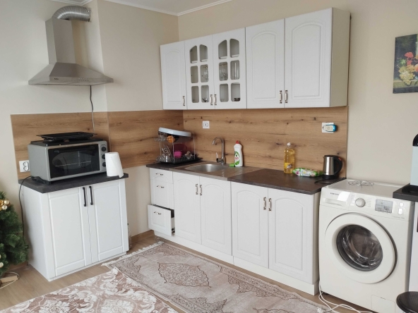 Дава се под наем Тристаен апартамент в Търговище, Център - 85 кв.м за 280.5 € - Снимка #1