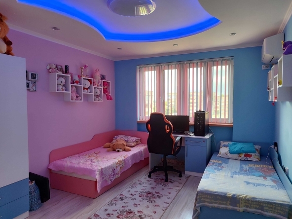 Дава се под наем Тристаен апартамент в с. Балик, Област Добрич - 100 кв.м за 107100 € - Снимка #1