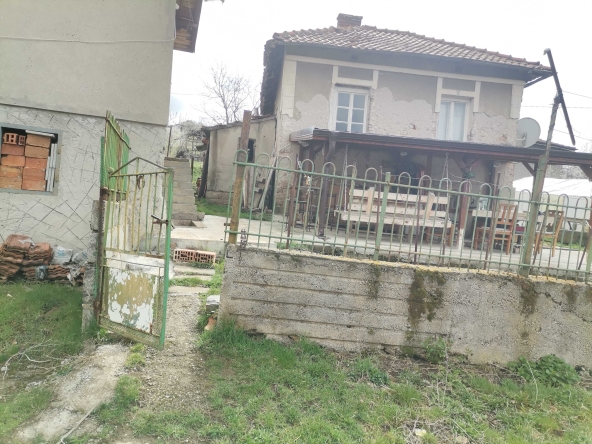 Къща в с. Слаковци, Област Перник - 110 кв.м за 491 €/кв.м - Снимка #1