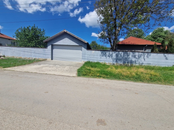 Къща в с. Голям Поровец, Област Разград - 147 кв.м за 783 €/кв.м - Снимка #1