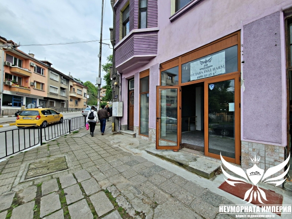 Дава се под наем Магазин в Асеновград - 36 кв.м за 258 € - Снимка #1