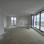 Тристаен апартамент в Пловдив, Коматево - 221 кв.м за 819 €/кв.м - Снимка #1