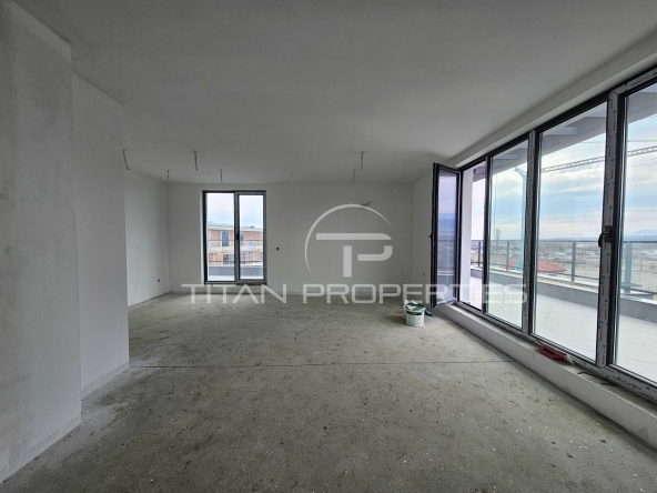 Тристаен апартамент в Пловдив, Коматево - 221 кв.м за 819 €/кв.м - Снимка #1