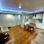 Дава се под наем Тристаен апартамент в Бургас, Център - 120 кв.м за 1224 € - Снимка #1