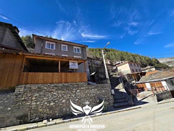 Къща в с. Забърдо, Област Смолян - 162 кв.м за 459 €/кв.м - Снимка #1