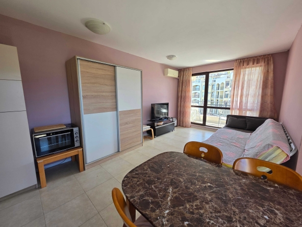 Двустаен апартамент в к.к. Слънчев бряг - 66 кв.м за 1137 €/кв.м - Снимка #1