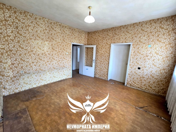 Дава се под наем Тристаен апартамент в Асеновград - 80 кв.м за 311 € - Снимка #1