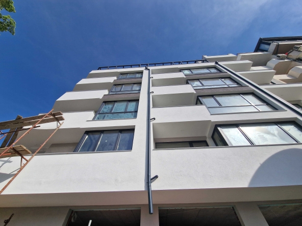 Тристаен апартамент в Благоевград, Широк център - 100 кв.м за 1226 €/кв.м - Снимка #1