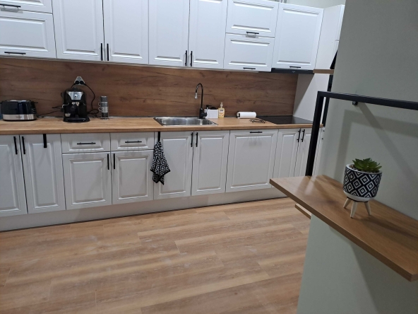 Тристаен апартамент в Плевен, Дружба 1 - 120 кв.м за 1200 €/кв.м - Снимка #1