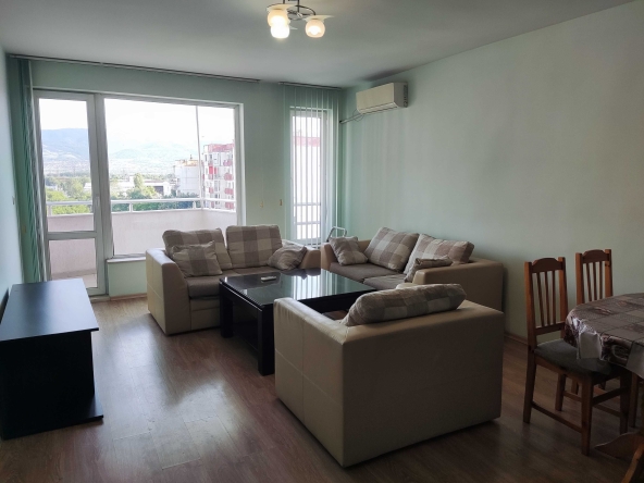 Дава се под наем Тристаен апартамент в Пловдив, Въстанически - 100 кв.м за 510 € - Снимка #1