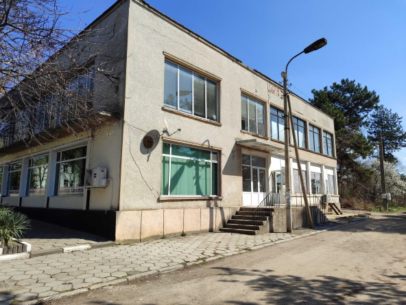 Етаж от къща в с. Спасово, Област Добрич - 289 кв.м за 174 €/кв.м - Снимка #1