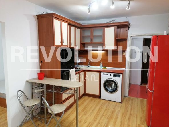 Дава се под наем Едностаен апартамент в Варна, Младост 1 - 40 кв.м за 300 € - Снимка #1