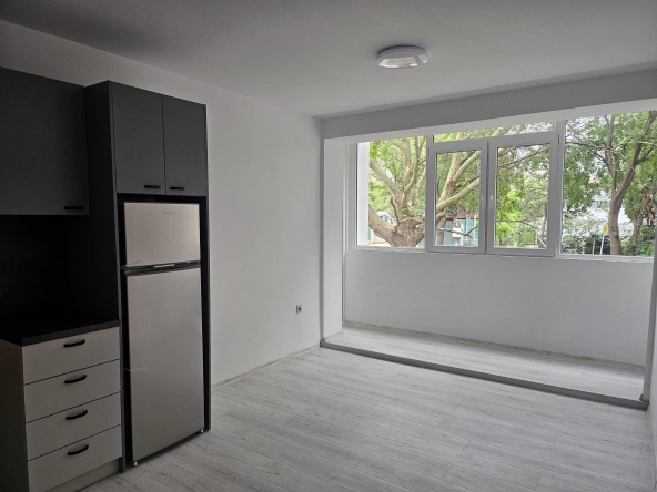 Тристаен апартамент в Варна, Владислав Варненчик - 55 кв.м за 2290 €/кв.м - Снимка #1