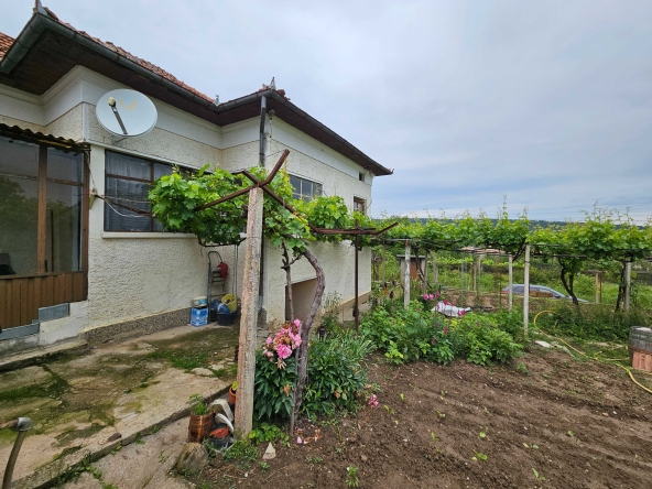 Къща в с. Пчелище, Област Велико Търново - 150 кв.м за 627 €/кв.м - Снимка #1