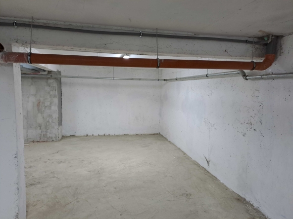 Дава се под наем Гараж / Паркомясто в София, Зона Б-19 - 17 кв.м за 102 € - Снимка #1