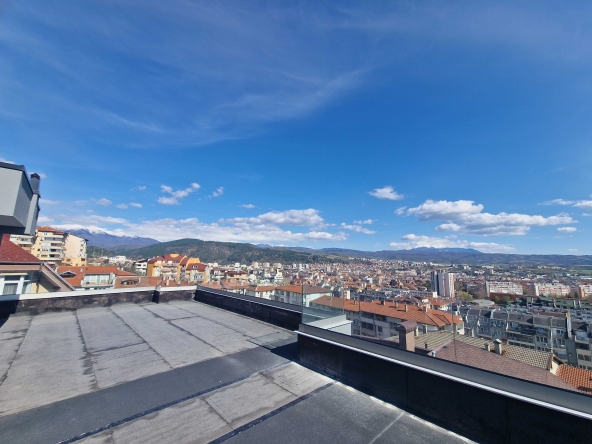 Тристаен апартамент в Благоевград, Освобождение - 176 кв.м за 910 €/кв.м - Снимка #1