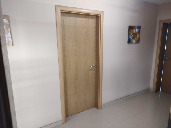 Дава се под наем Офис в Перник, Изток - 30 кв.м за 153 € - Снимка #1