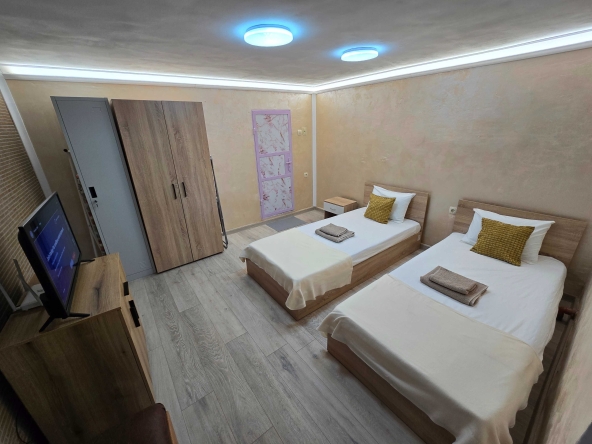 Дава се под наем Двустаен апартамент в Варна, Център - 40 кв.м за 391.17 € - Снимка #1