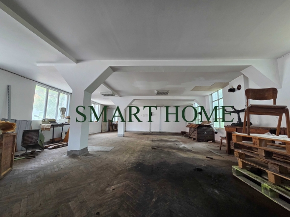 Дава се под наем Склад в Велико Търново, Център - 300 кв.м за 489.6 € - Снимка #1