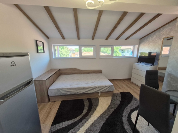 Дава се под наем Едностаен апартамент в Плевен, Идеален център - 30 кв.м за 229.5 € - Снимка #1